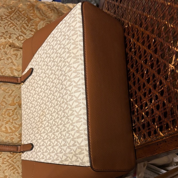 Michael Kors Tan and Cream Tote Bag - Picture 5 of 6